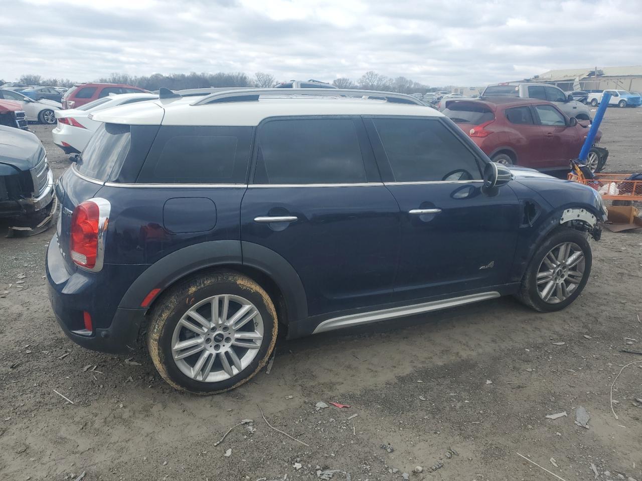 2017 MINI COOPER COU - Фото 3