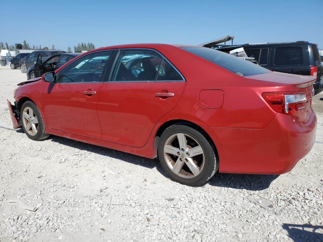 2014 TOYOTA CAMRY L - Фото 2