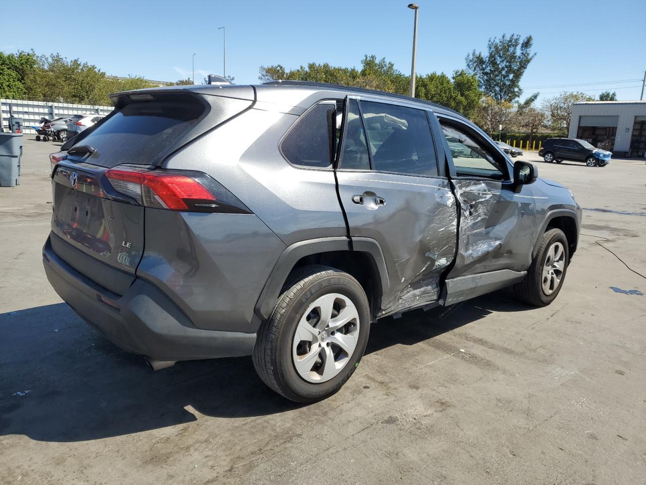 2021 TOYOTA RAV4 LE - Фото 3