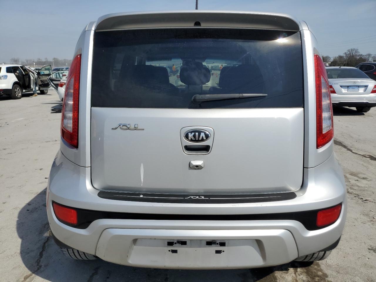 2013 KIA SOUL + - Image 6