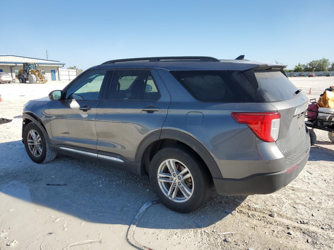 2023 FORD EXPLORER X - Image 2