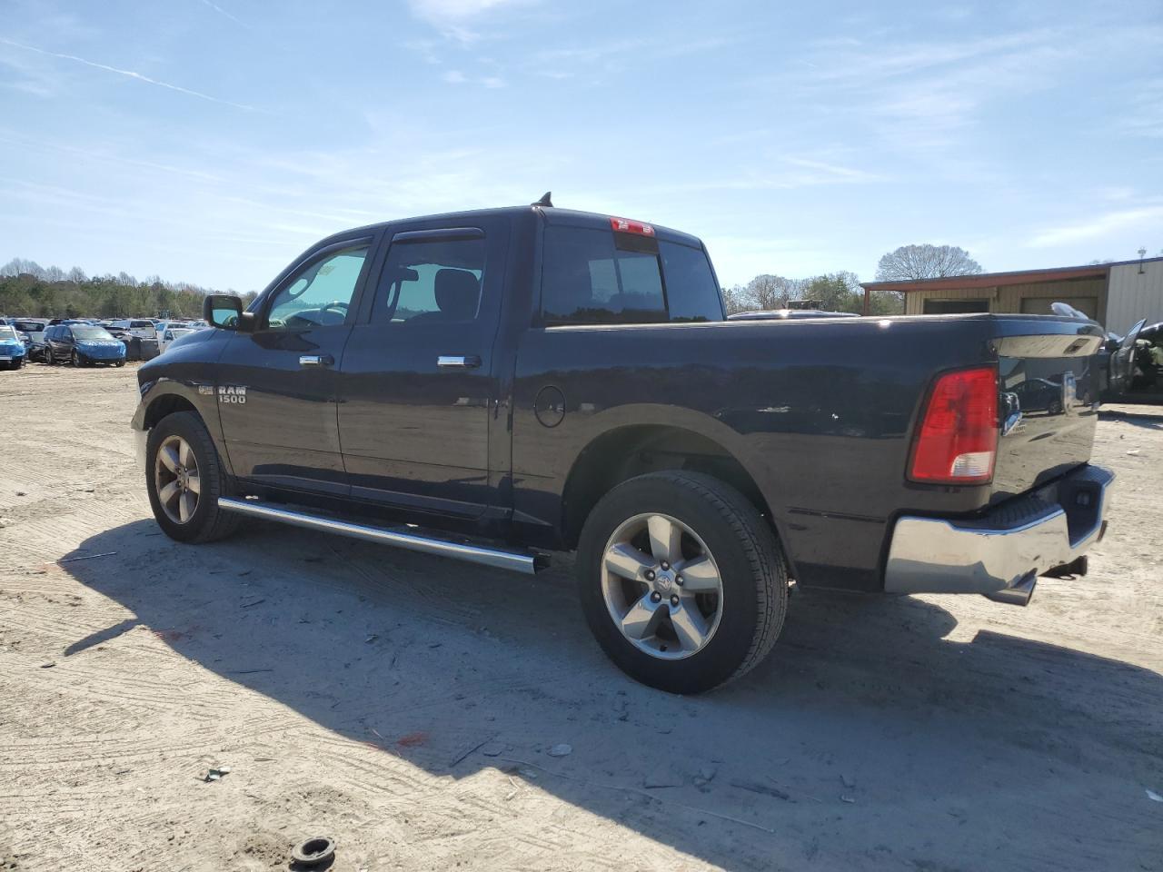 2015 RAM 1500 SLT - Фото 2