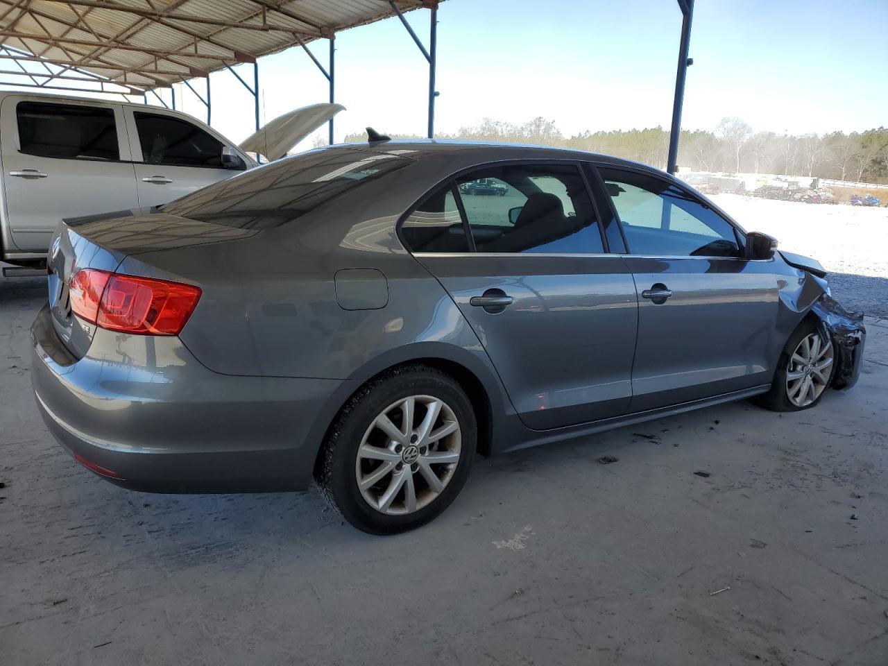 2014 VOLKSWAGEN JETTA SE - Image 3