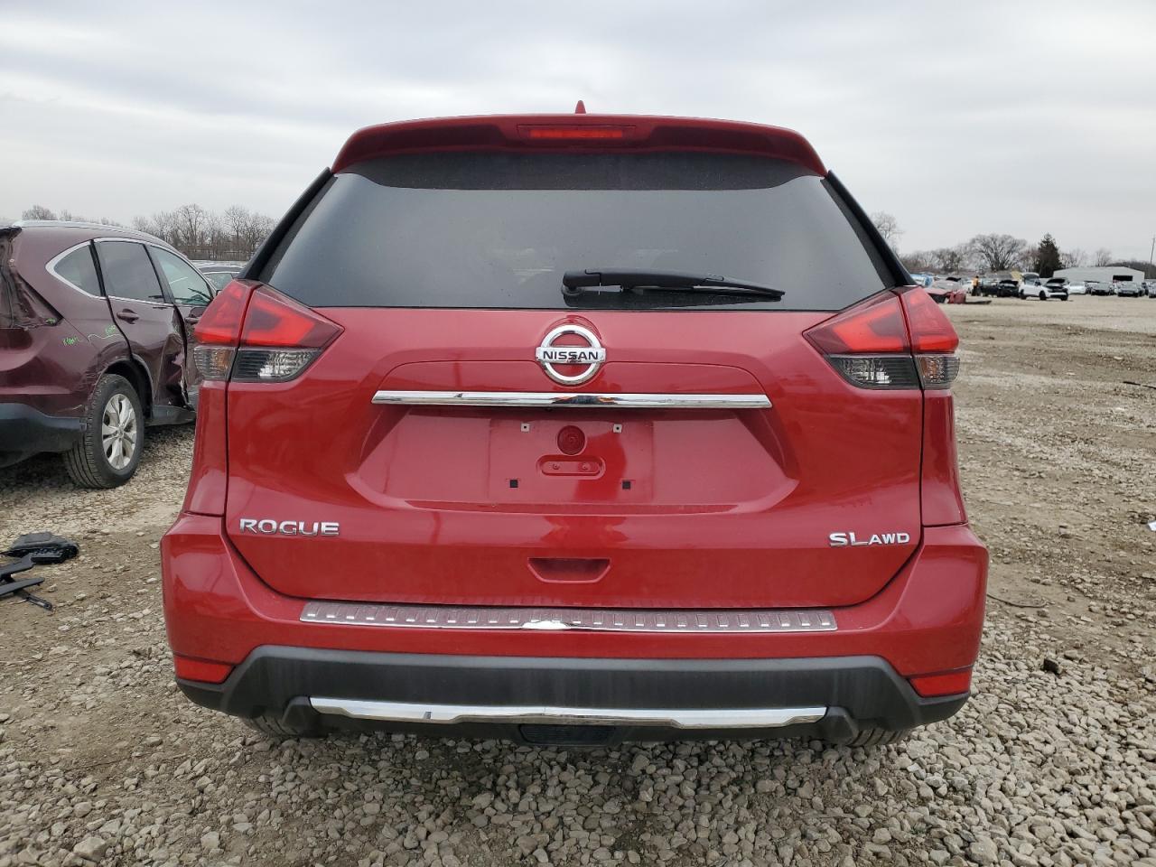 2017 NISSAN ROGUE SV - Image 6