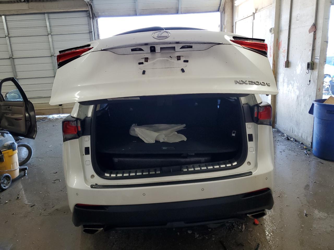2017 LEXUS NX 200T BA - Фото 6