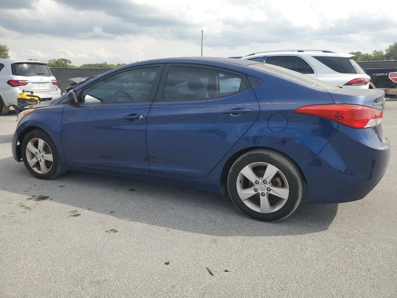 2013 HYUNDAI ELANTRA GL - Image 2