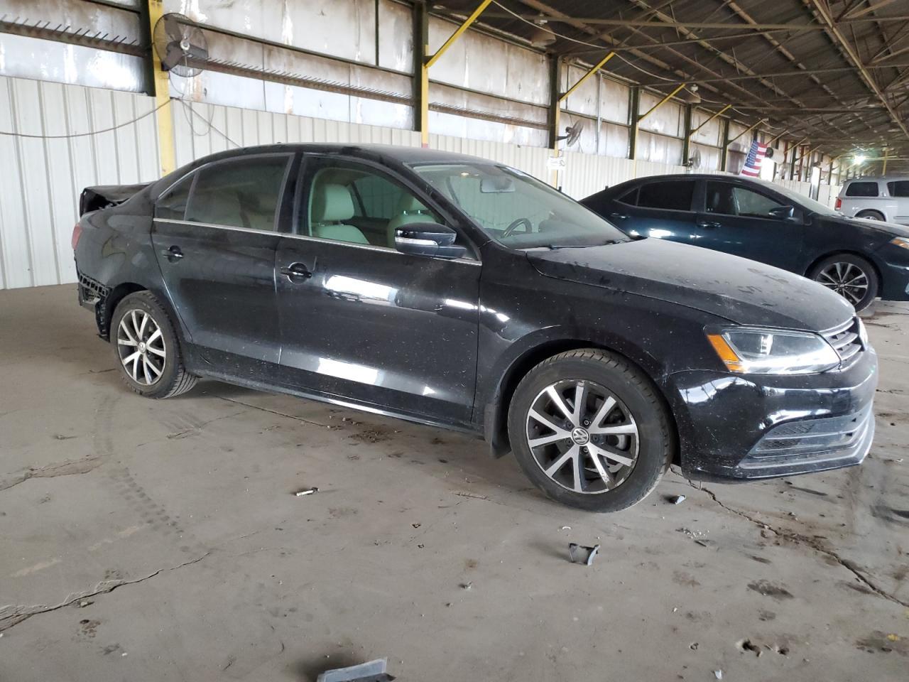 2017 VOLKSWAGEN JETTA SE - Image 4