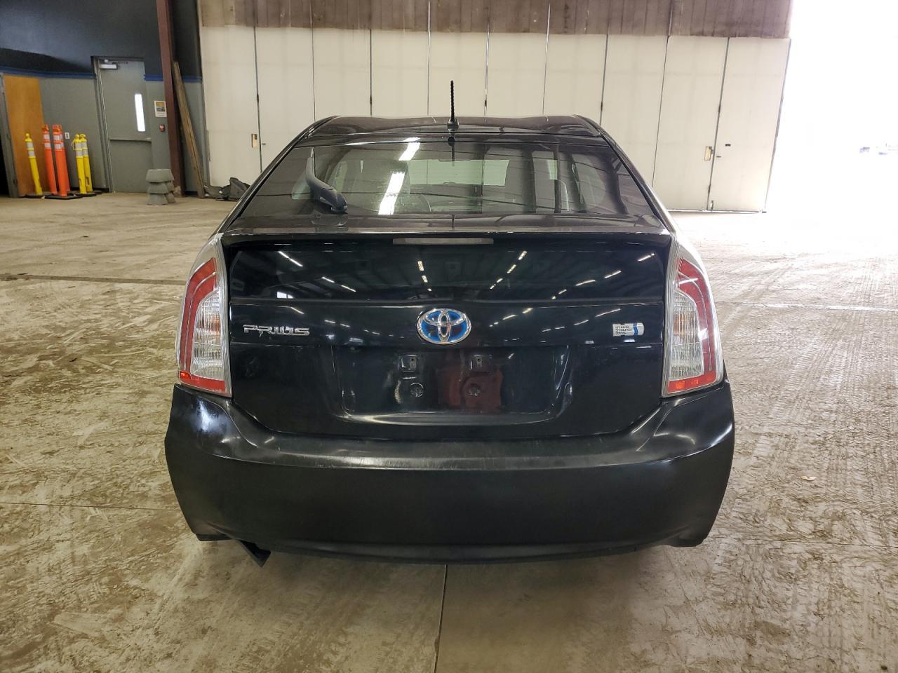 2015 TOYOTA PRIUS - Фото 6