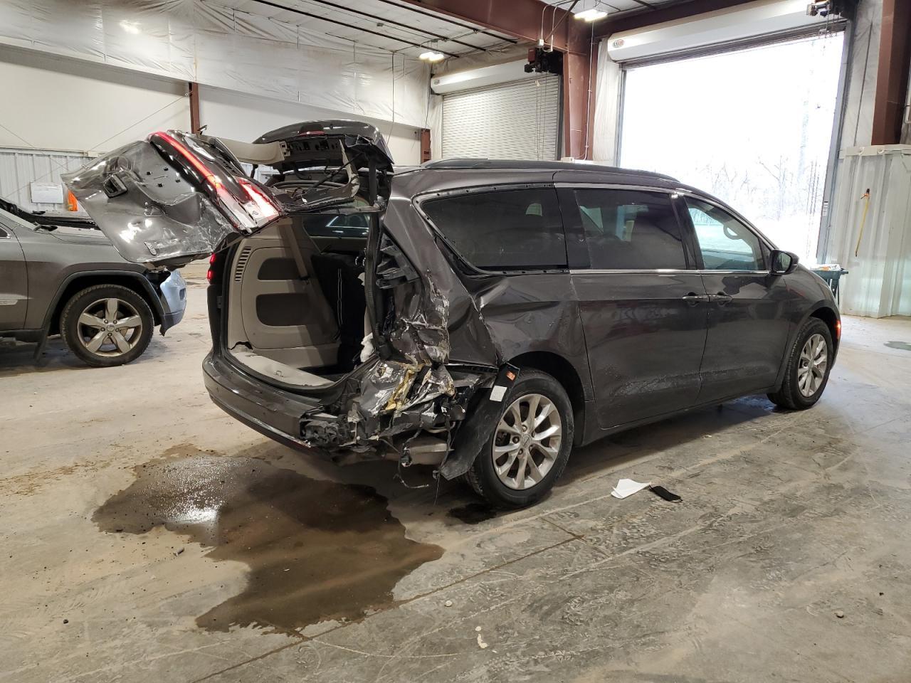 2022 CHRYSLER PACIFICA T - Image 3