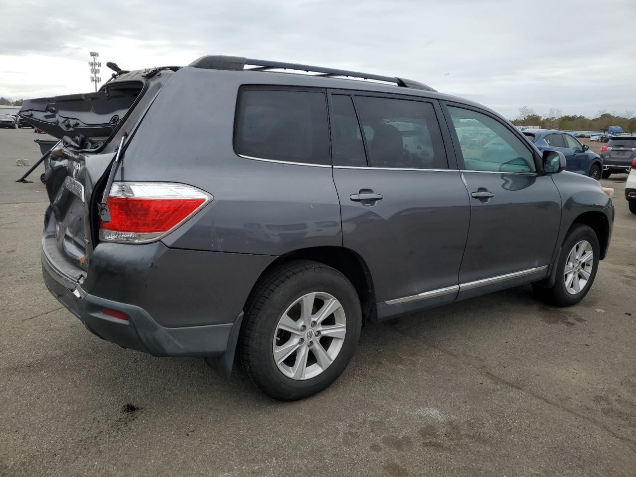 2011 TOYOTA HIGHLANDER - Фото 3