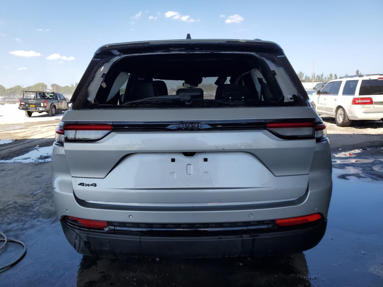 2024 JEEP GRAND CHER - Фото 6