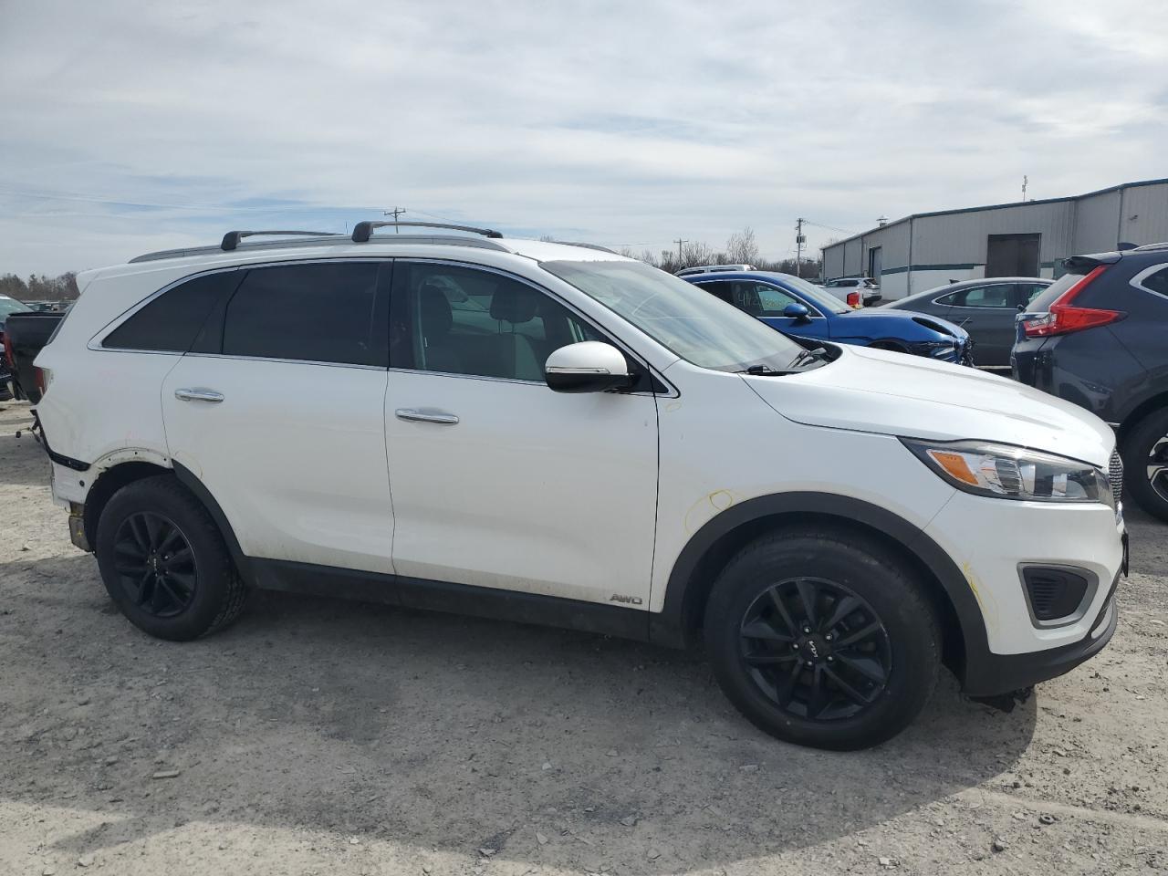 2016 KIA SORENTO LX - Image 4