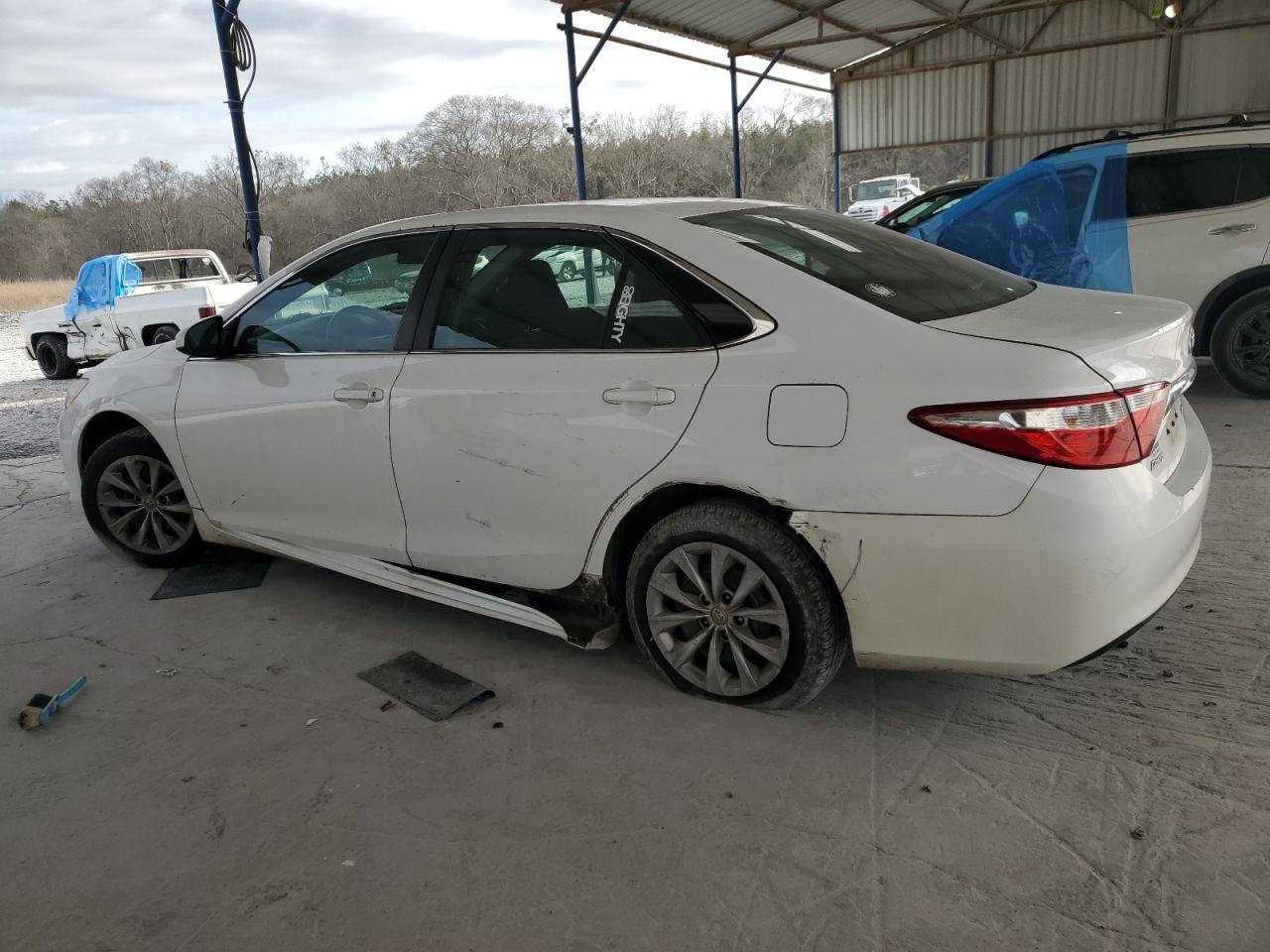 2015 TOYOTA CAMRY LE - Image 2