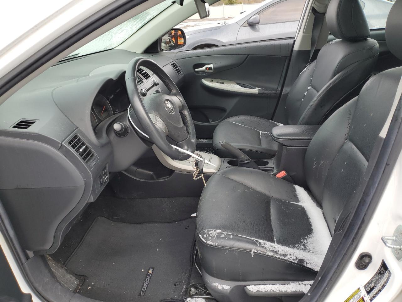 2010 TOYOTA COROLLA XR - Image 7