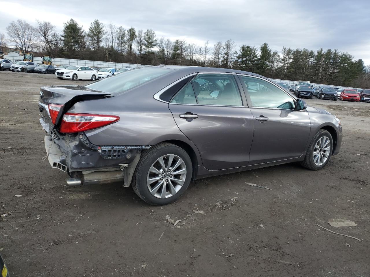 2015 TOYOTA CAMRY LE - Фото 3
