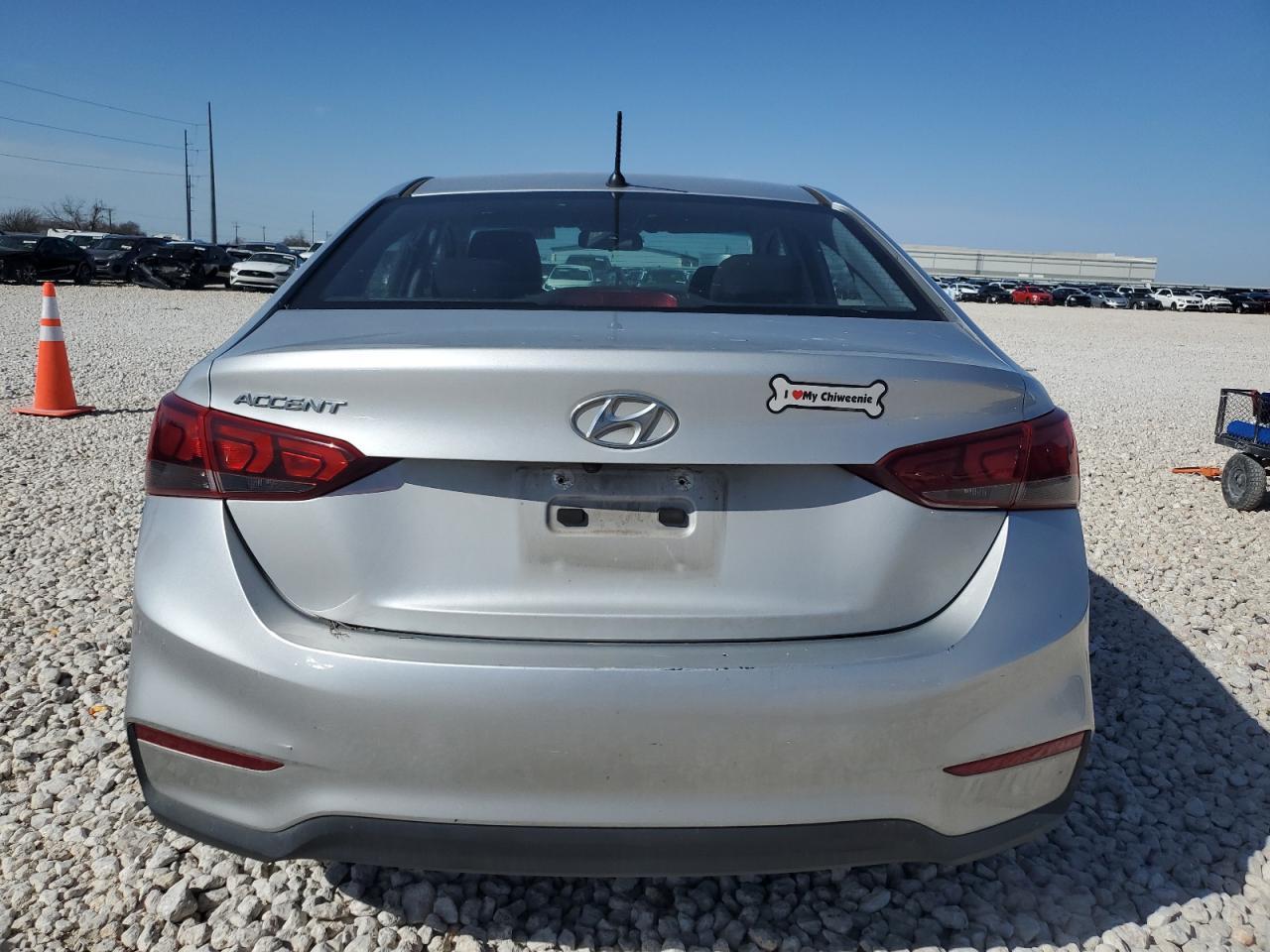 2019 HYUNDAI ACCENT SE - Image 6