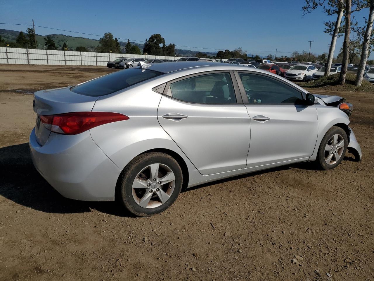 2013 HYUNDAI ELANTRA GL - Image 3