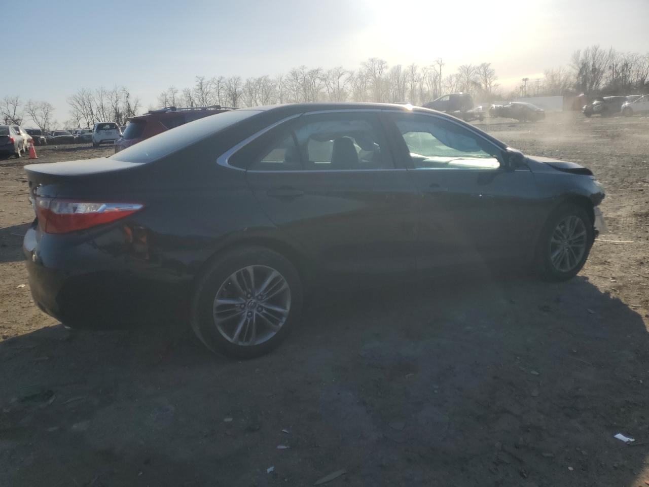 2015 TOYOTA CAMRY LE - Фото 3
