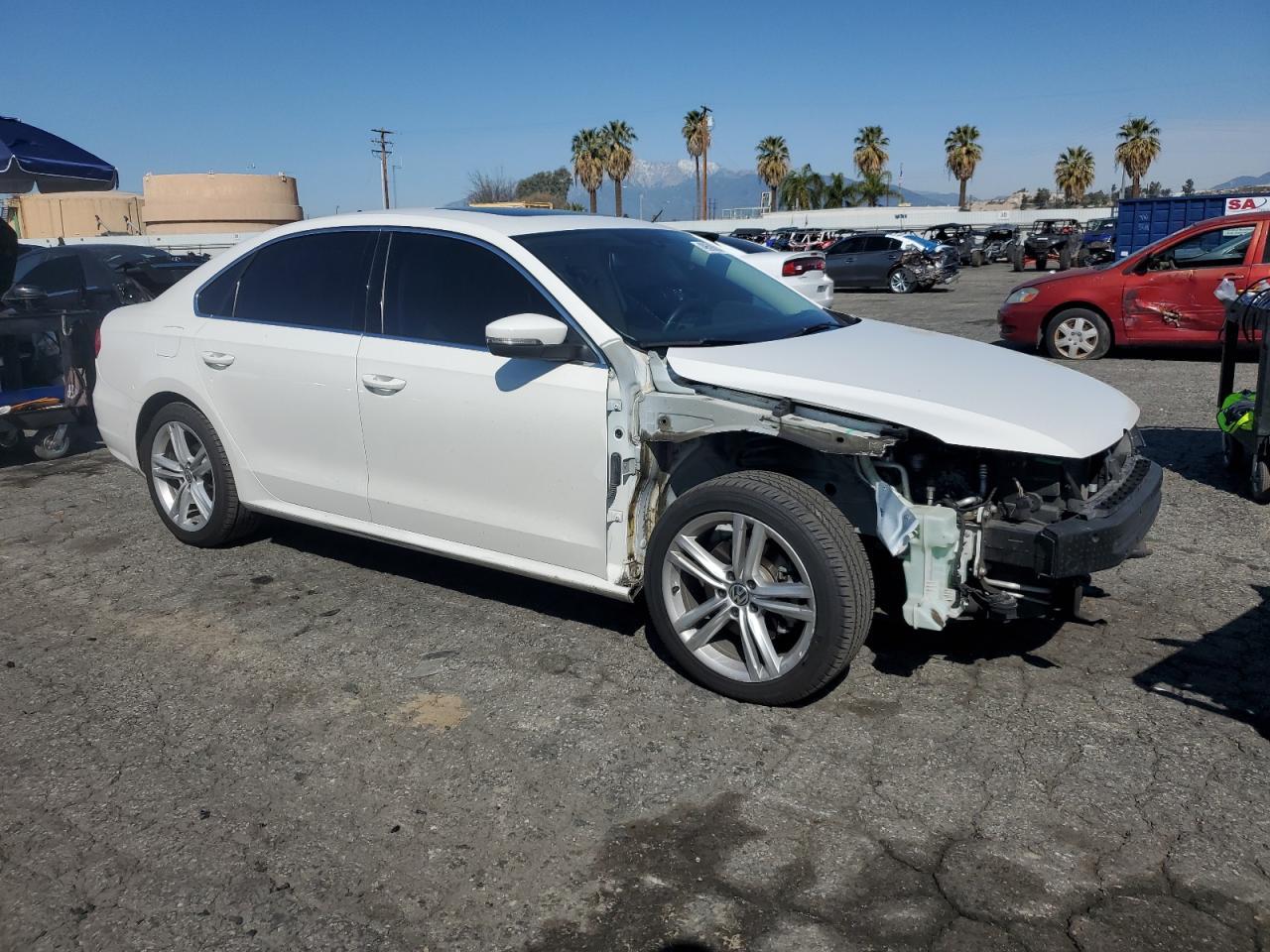 2014 VOLKSWAGEN PASSAT SE - Image 4