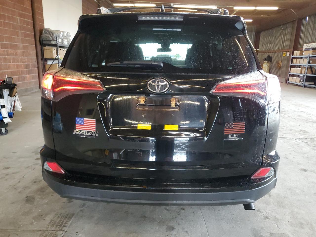 2017 TOYOTA RAV4 LE - Фото 6