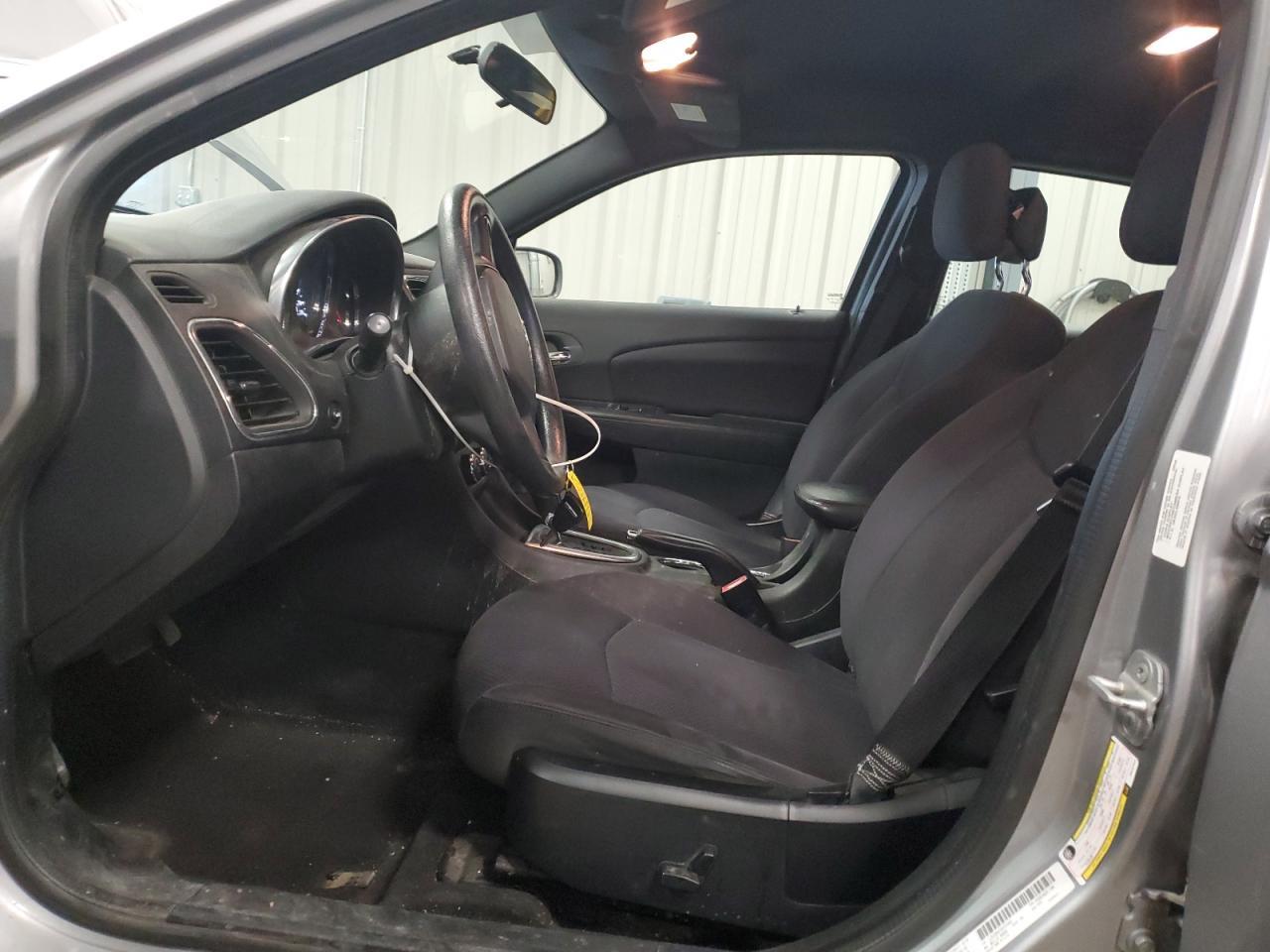 2013 CHRYSLER 200 LX - Фото 7