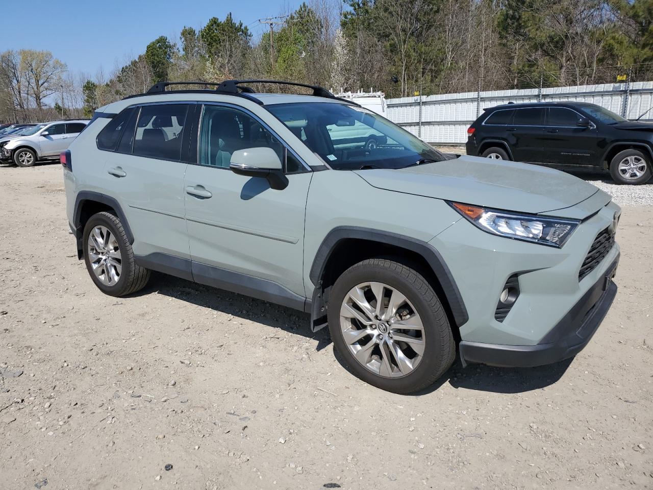 2020 TOYOTA RAV4 XLE P - Image 4