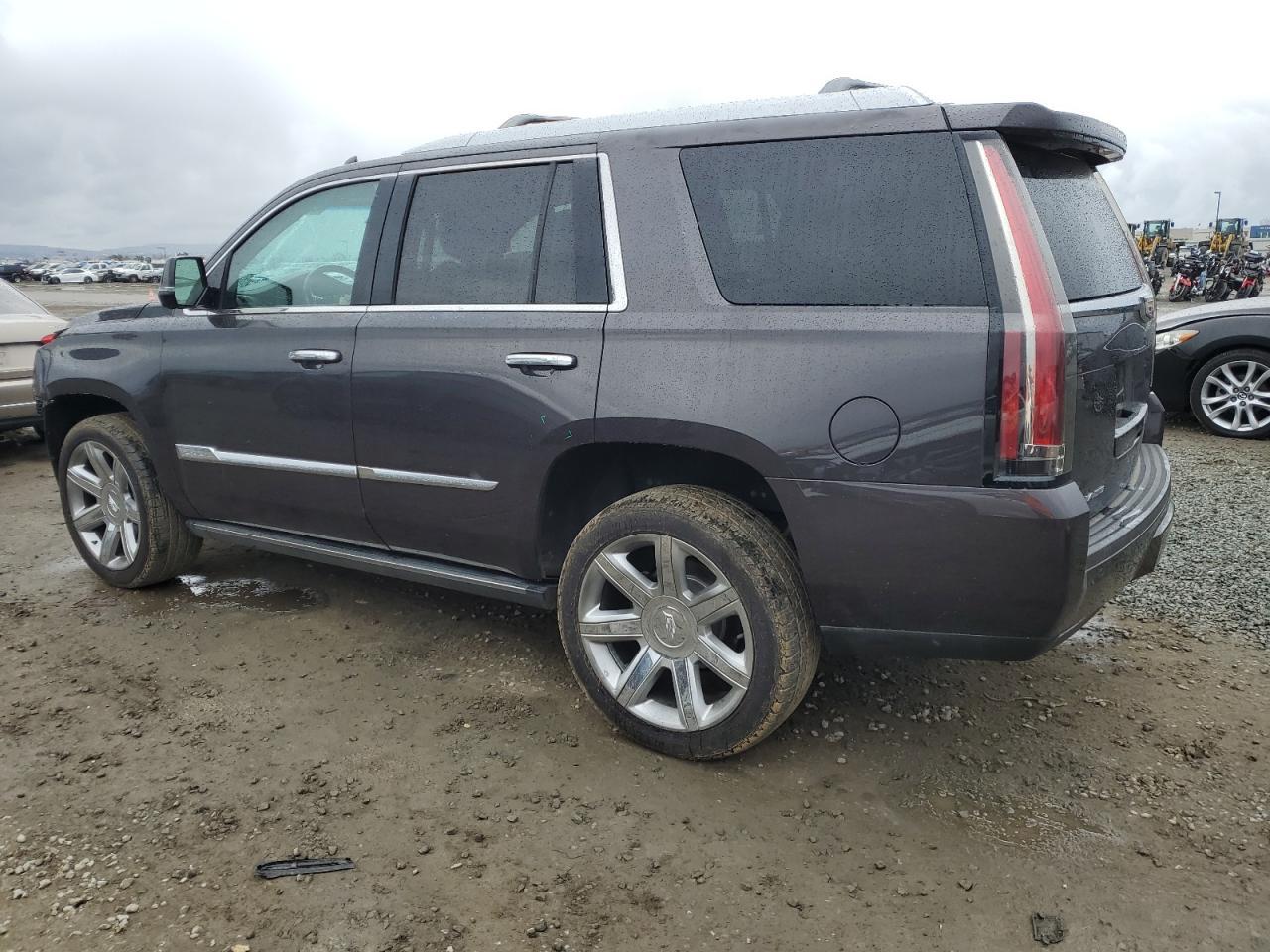 2016 CADILLAC ESCALADE P - Image 2