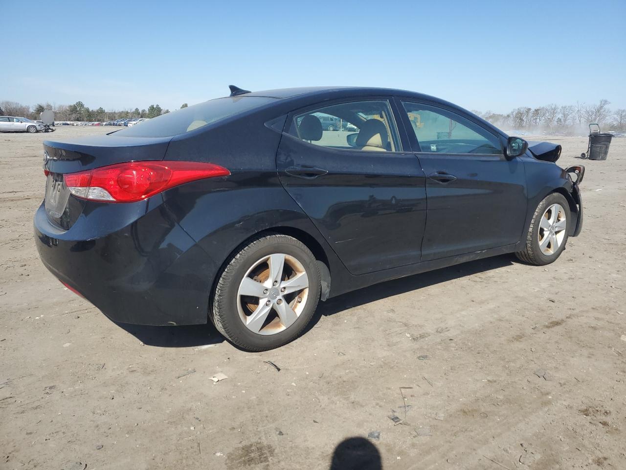 2013 HYUNDAI ELANTRA GL - Image 3
