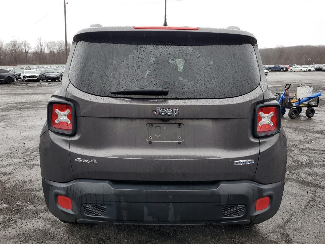 2017 JEEP RENEGADE L - Image 6