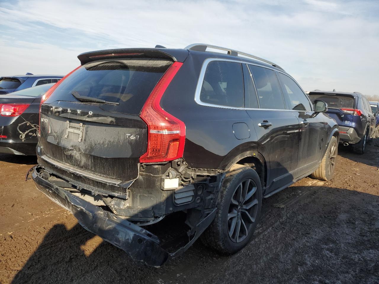 2016 VOLVO XC90 T6 - Фото 3