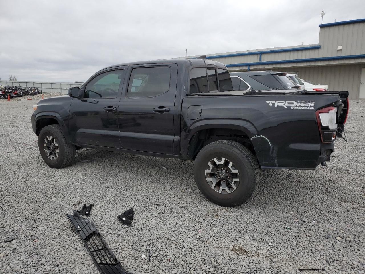2019 TOYOTA TACOMA DOU - Фото 2