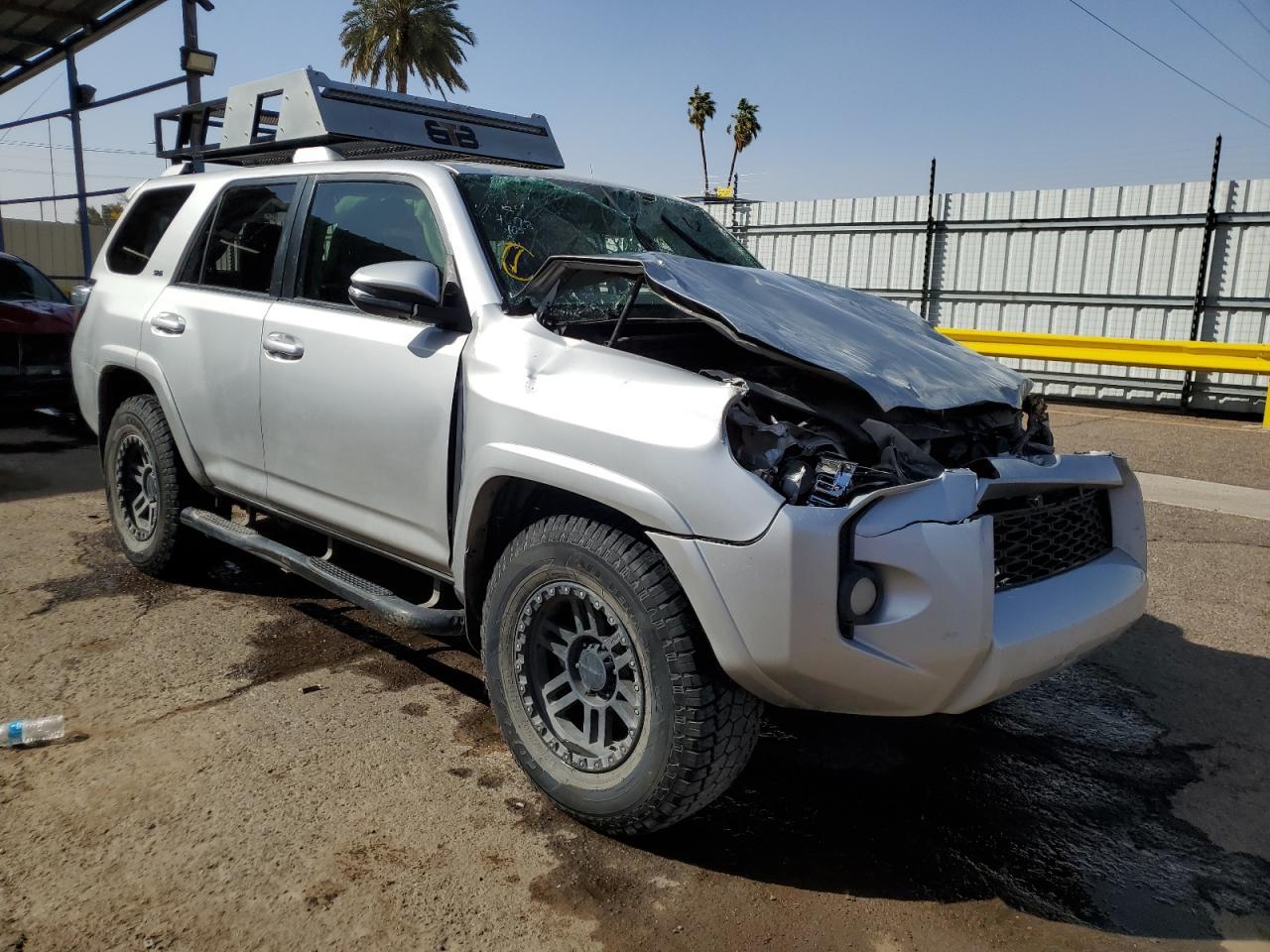 2017 TOYOTA 4RUNNER SR - Image 4