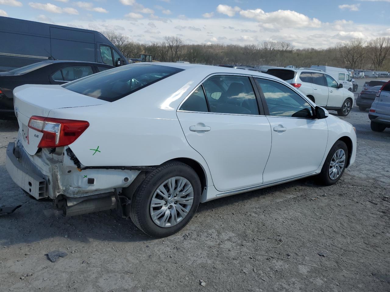 2014 TOYOTA CAMRY L - Фото 3