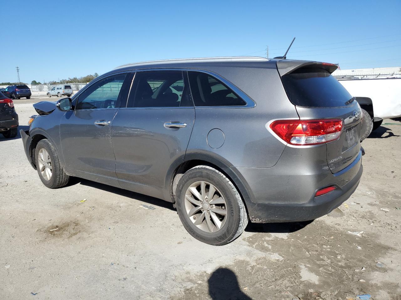 2017 KIA SORENTO LX - Фото 2