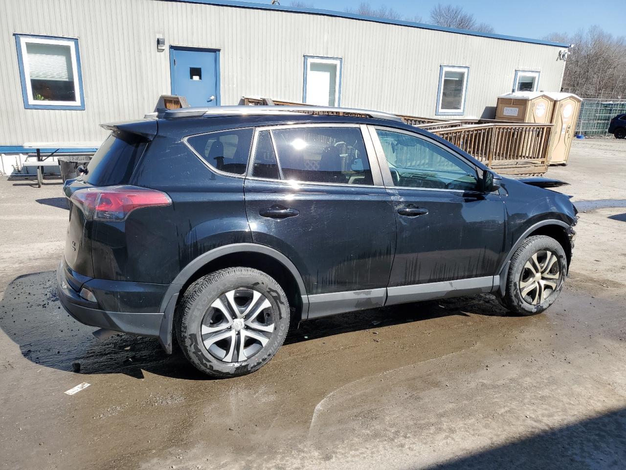2017 TOYOTA RAV4 LE - Фото 3