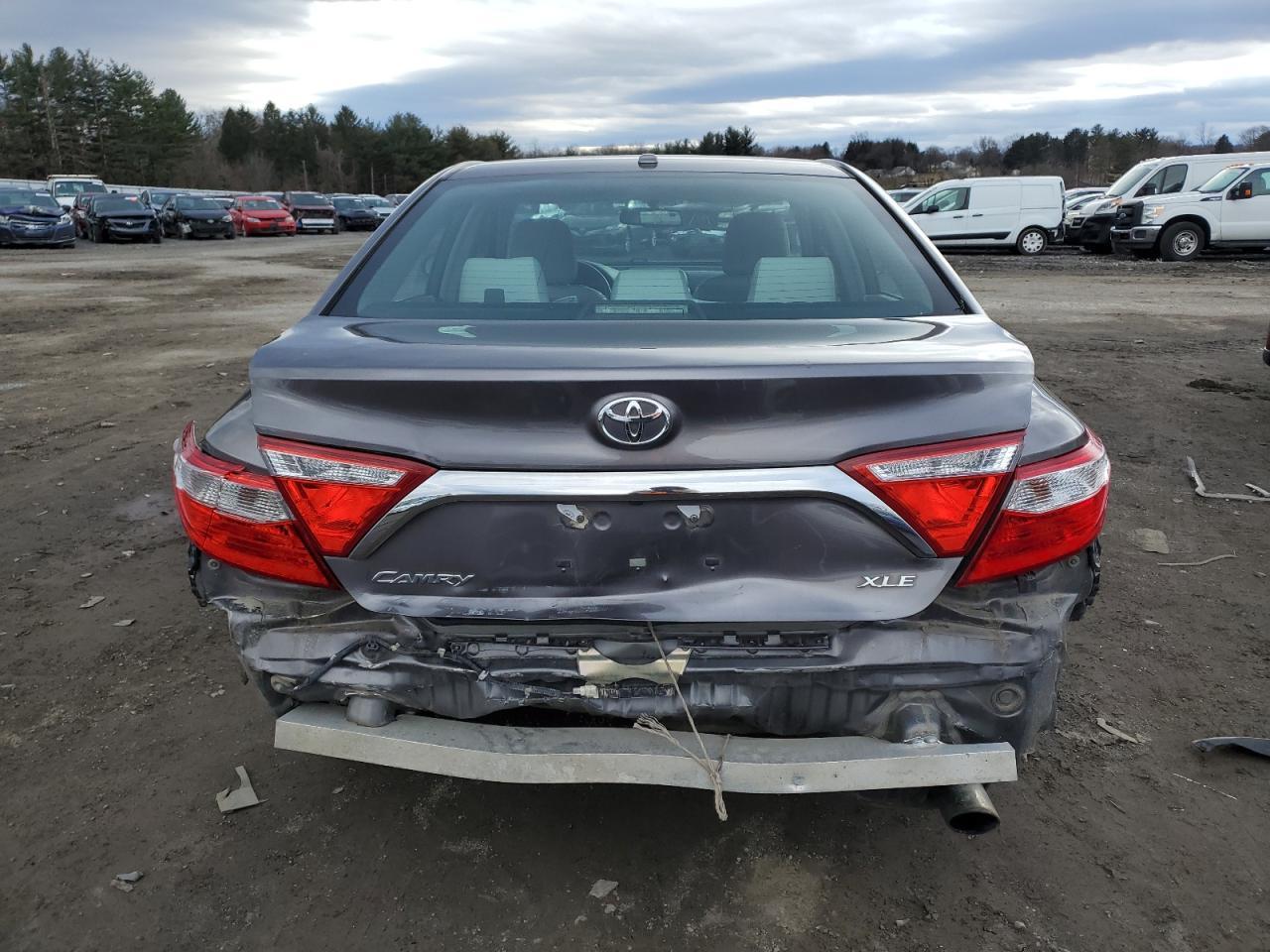 2015 TOYOTA CAMRY LE - Фото 6