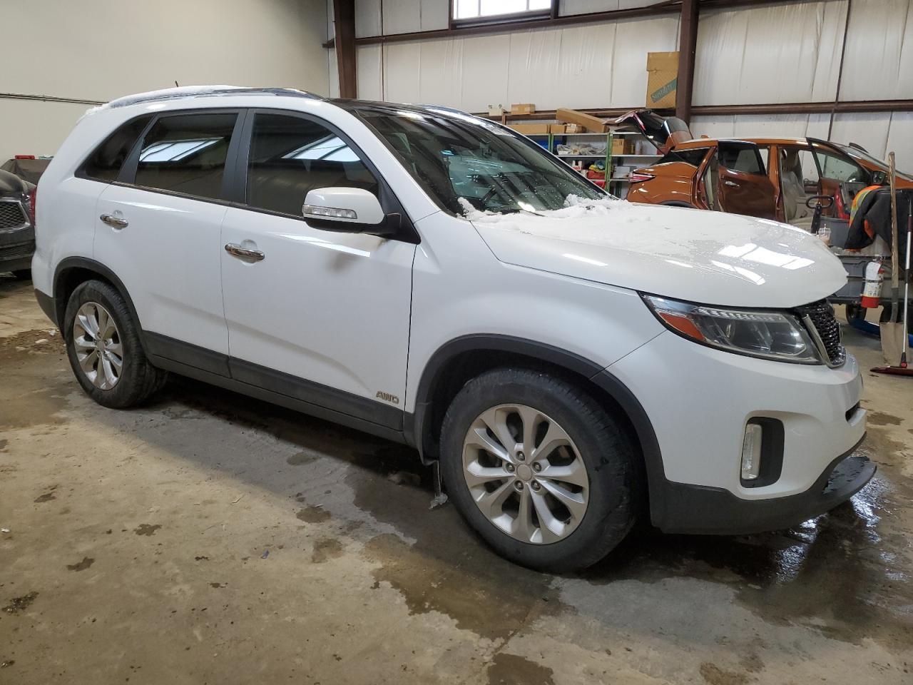 2015 KIA SORENTO EX - Image 4