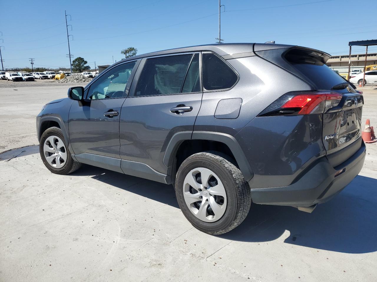 2023 TOYOTA RAV4 LE - Фото 2