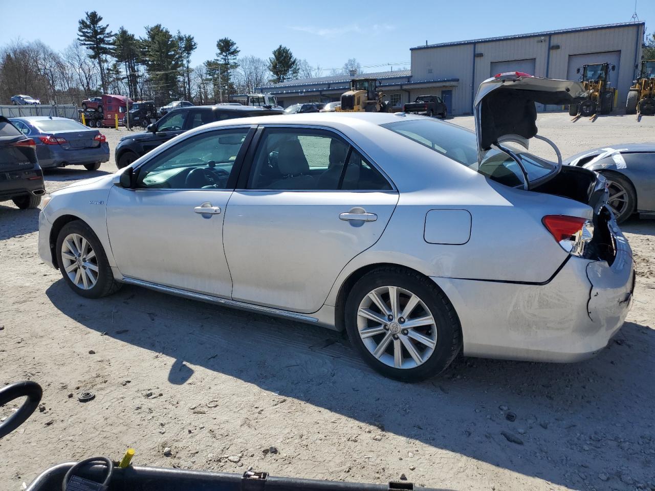 2012 TOYOTA CAMRY HYBR - Image 2