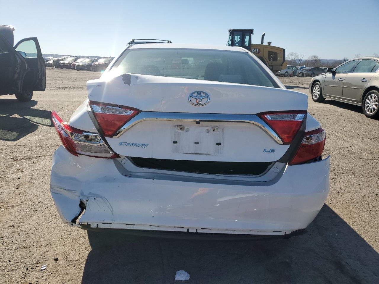 2017 TOYOTA CAMRY LE - Image 6
