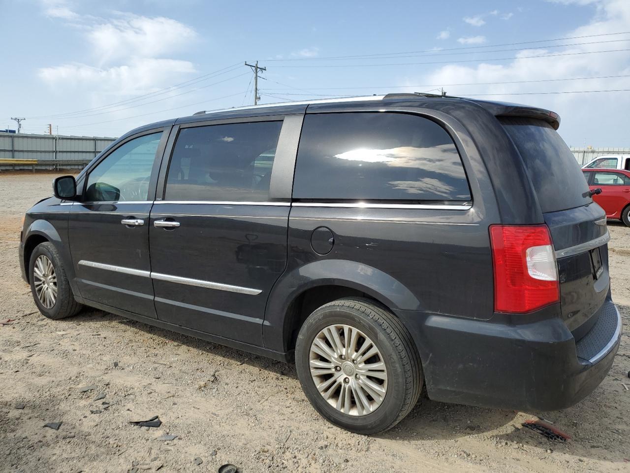 2014 CHRYSLER TOWN & COU - Image 2