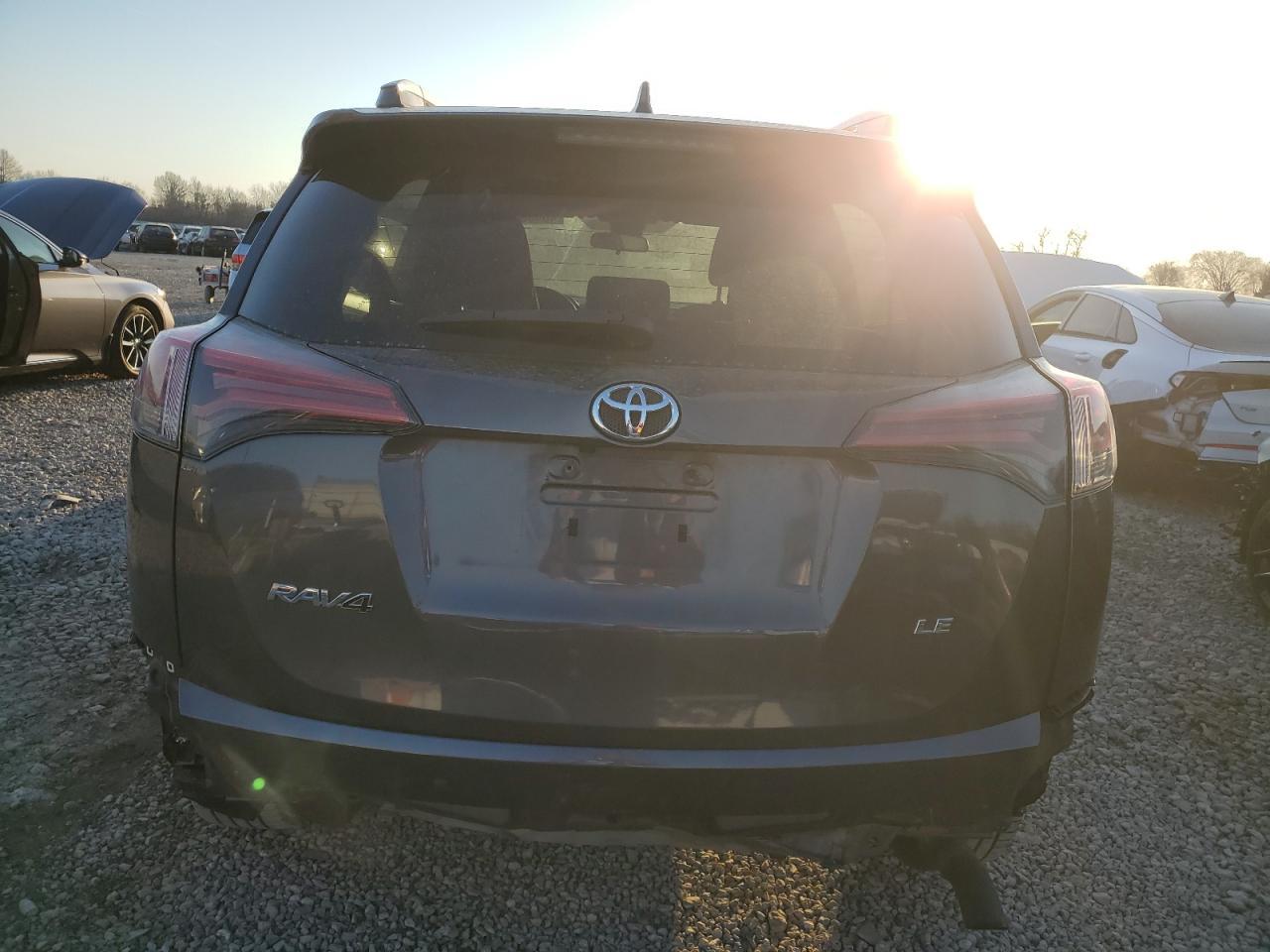 2018 TOYOTA RAV4 LE - Image 6