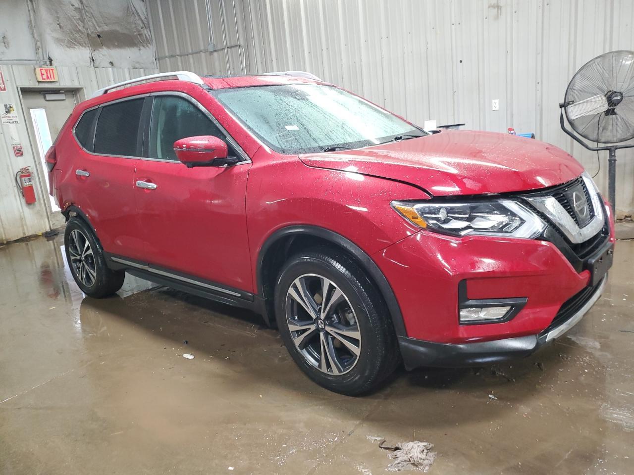 2017 NISSAN ROGUE SV - Фото 4