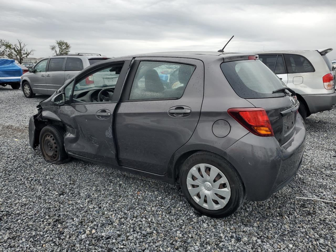 2017 TOYOTA YARIS L - Фото 2