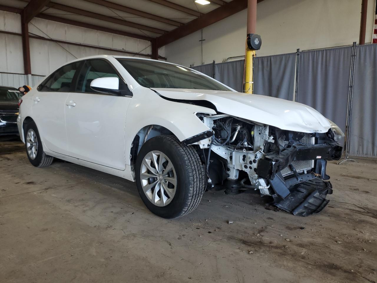 2016 TOYOTA CAMRY LE - Фото 4