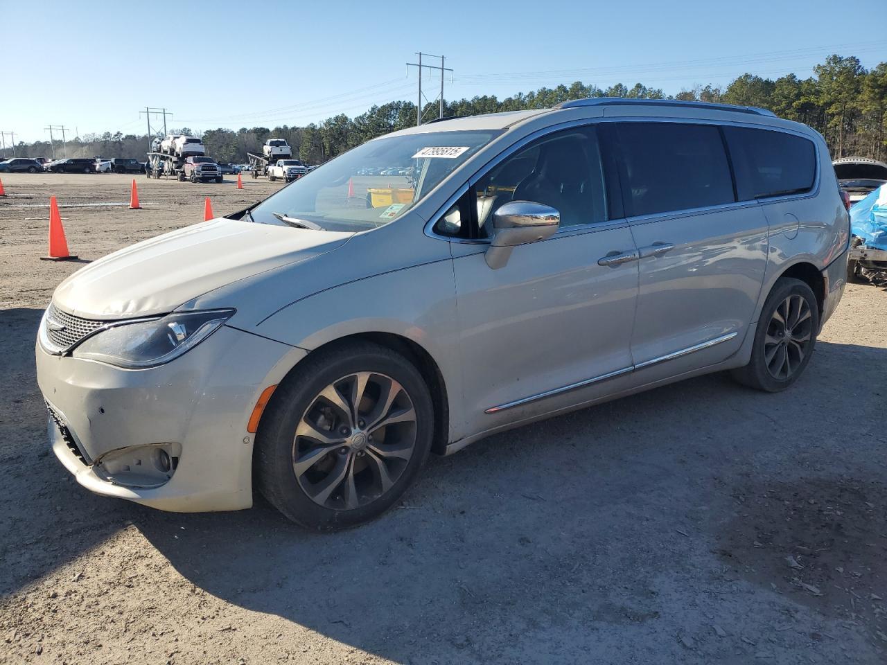 2017 CHRYSLER PACIFICA L