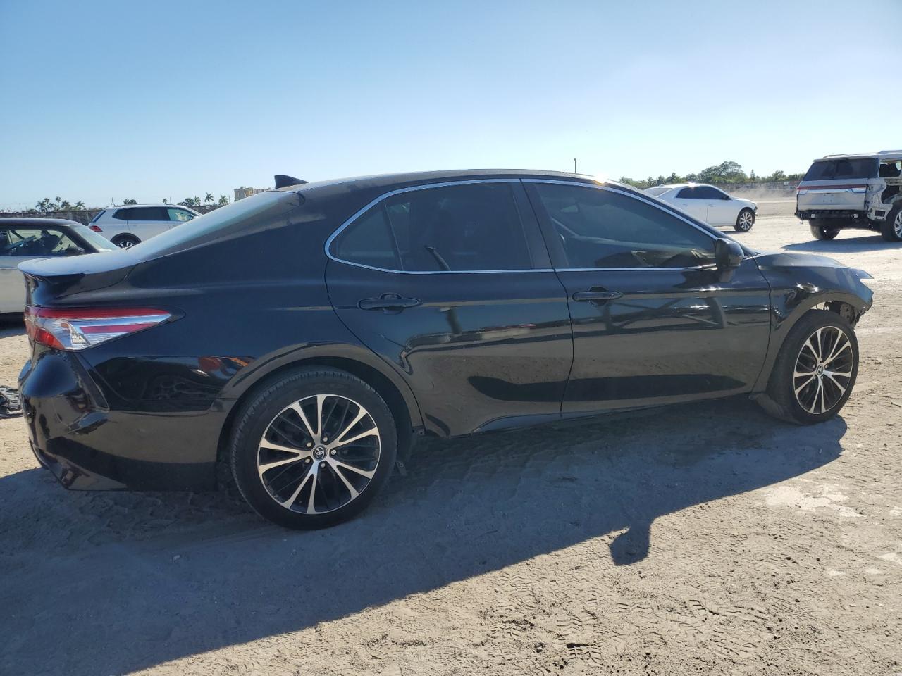 2020 TOYOTA CAMRY SE - Image 3
