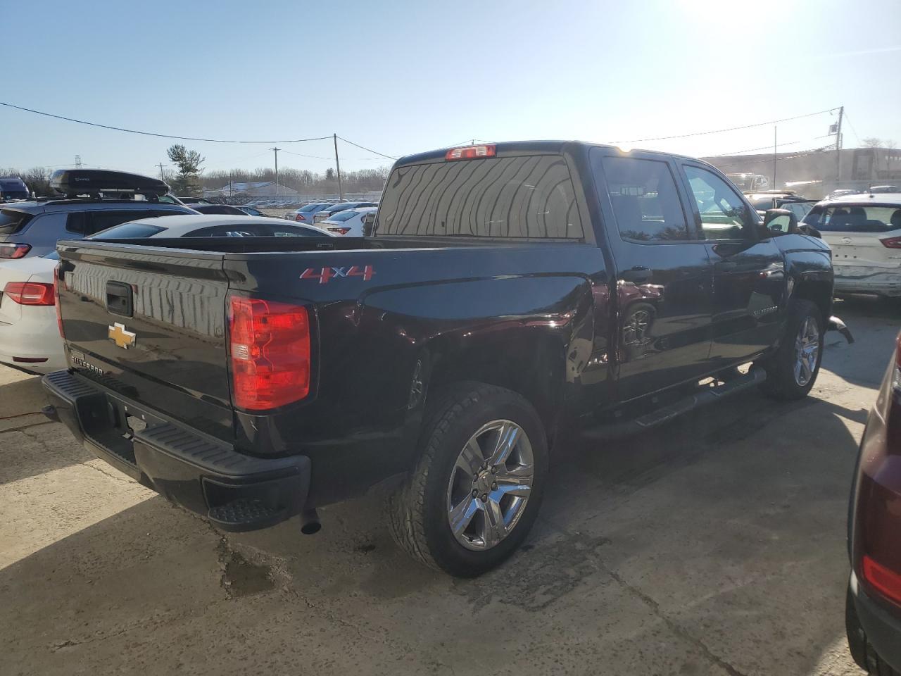 2018 CHEVROLET SILVERADO - Фото 3