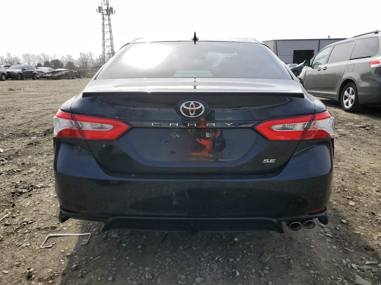 2020 TOYOTA CAMRY SE - Image 6