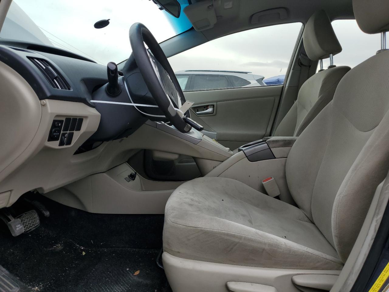2015 TOYOTA PRIUS - Image 7